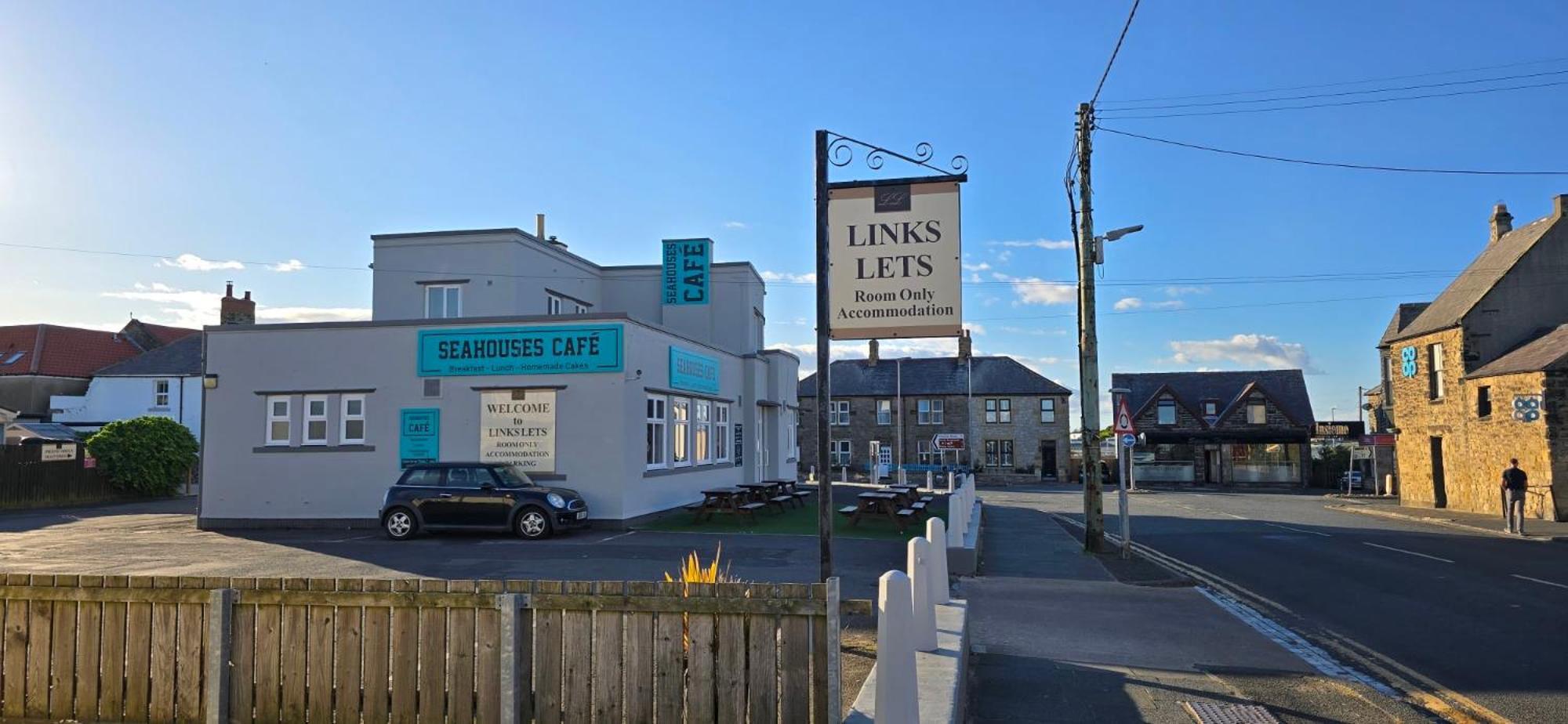Links Lets Room Only Seahouses Exterior foto