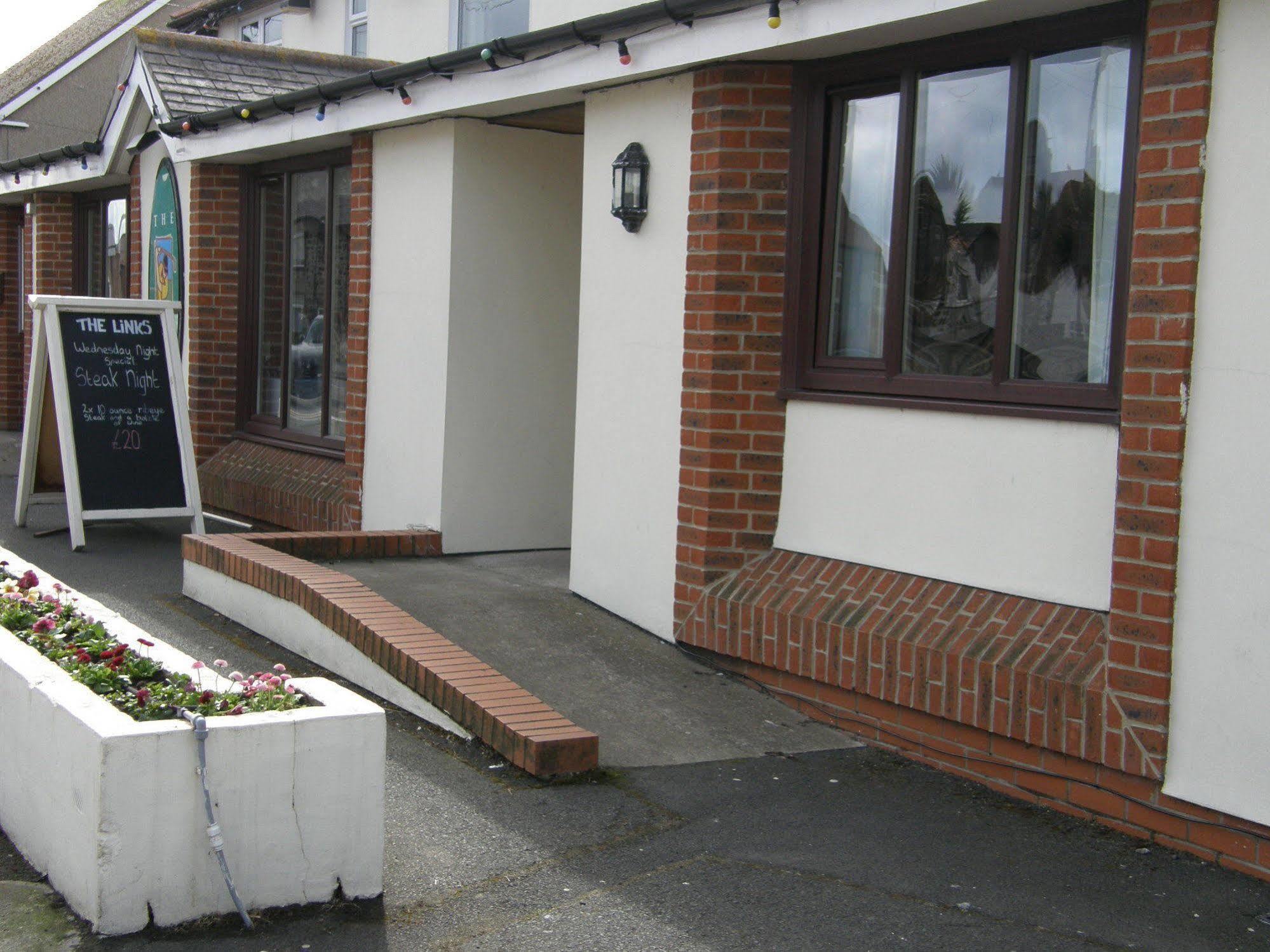 Links Lets Room Only Seahouses Exterior foto
